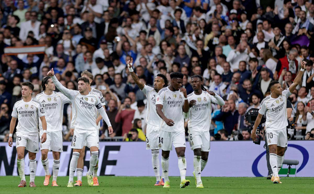 芝加哥白袜队新秀萨利（Chris Sale）单场投出 15 次三振且无保送